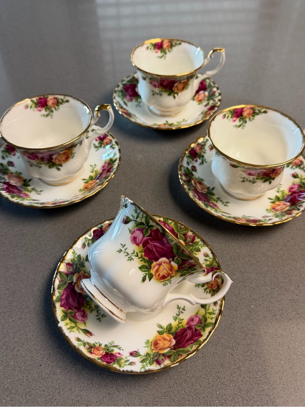 Royal Albert Old Country Roses 4 Teacup Saucer Sets England Bone China 1962
